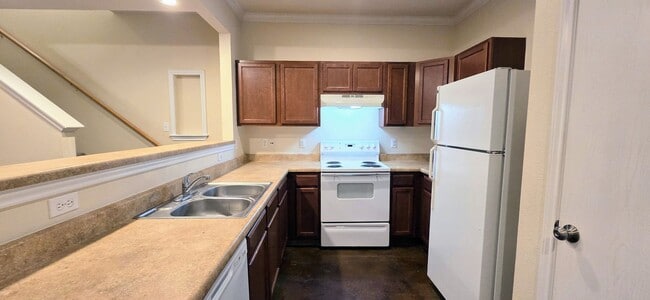 Building Photo - The Gardens at The Summit~Three Bedroom To...