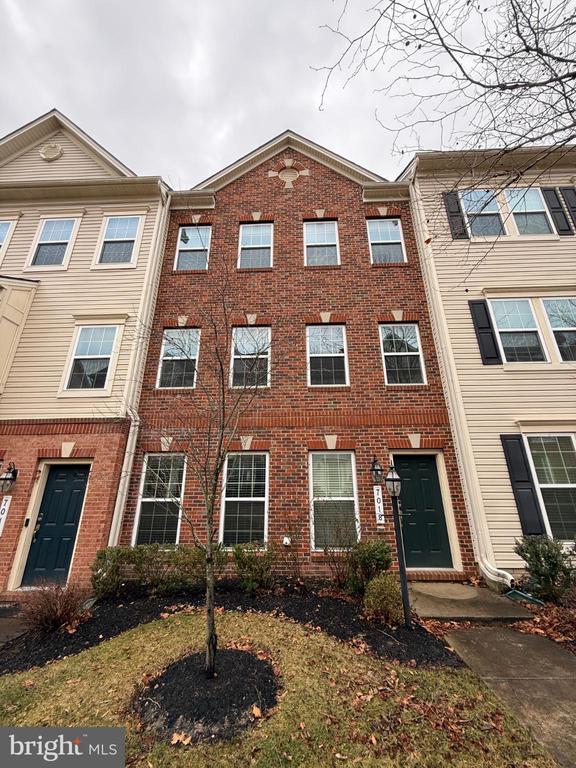 Building Photo - 7018 Foxton Way