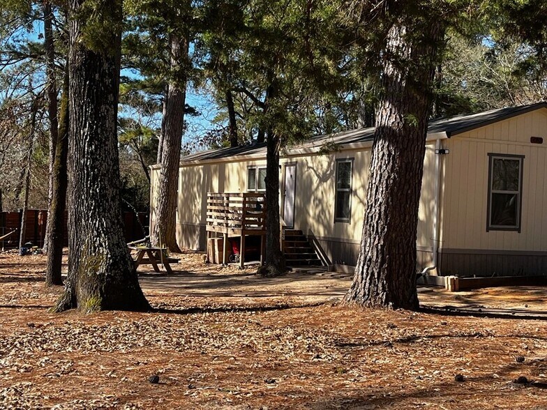 Building Photo - 490 Private Rd 6420