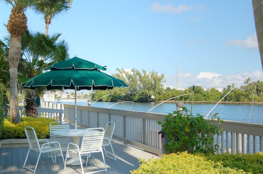 Building Photo - 1160 N Federal Hwy