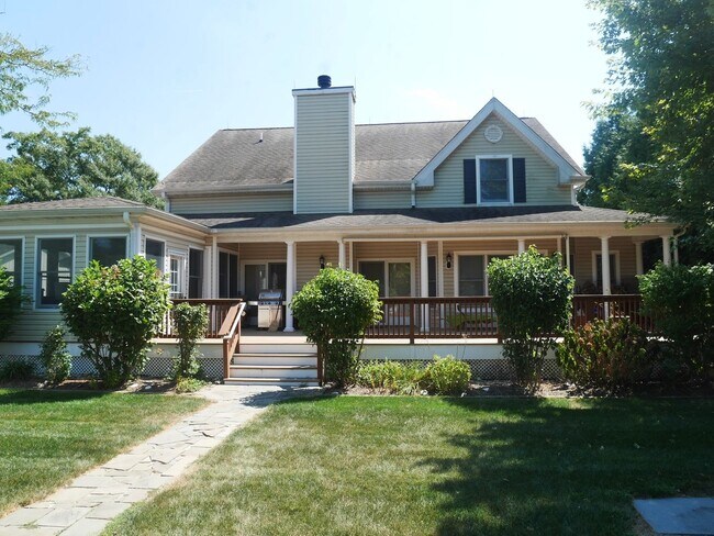 Building Photo - Elegant Coastal Home with Spacious Layout Near Lewes Beach