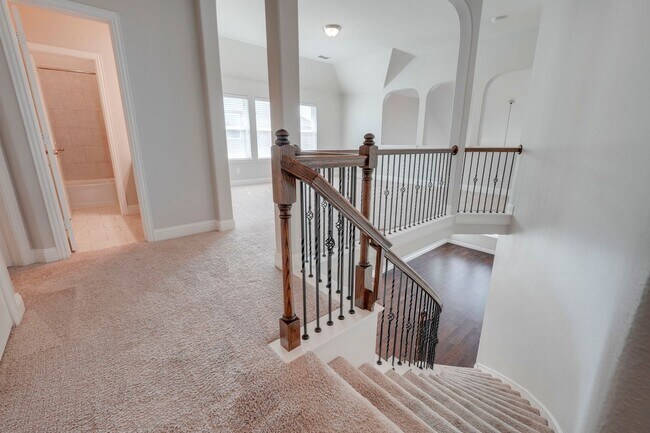 Building Photo - Welcome to this beautiful 4-bedroom, 3.5-b...