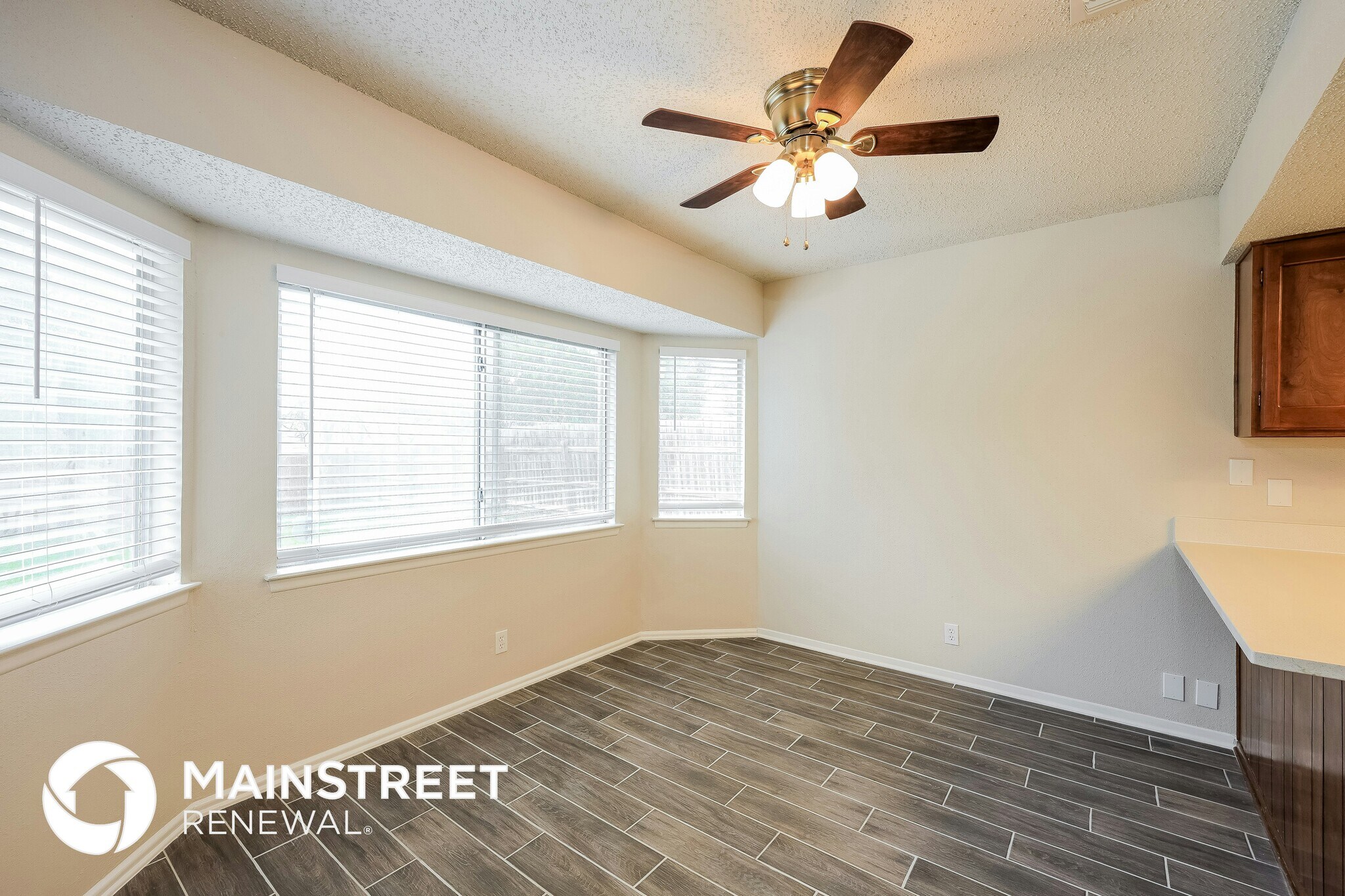 Building Photo - 9501 Chelmsford Dr