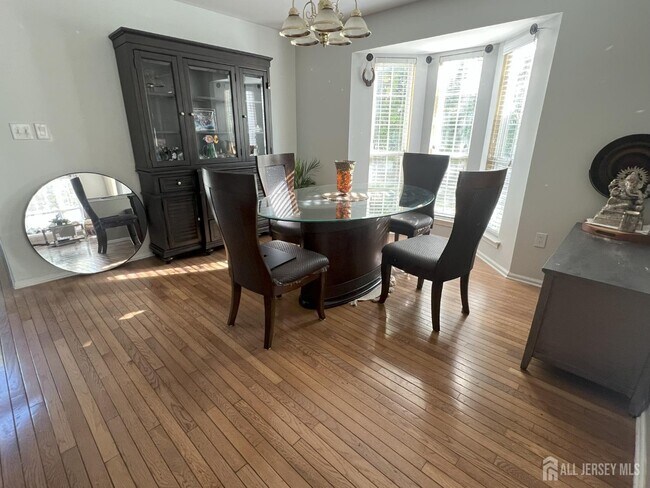 Building Photo - 301 Park Knoll