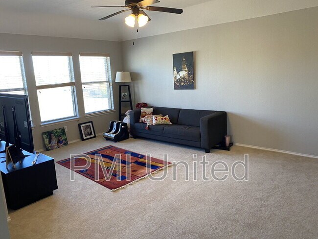 Building Photo - 15620 Gatehouse Dr