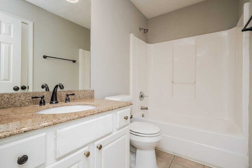 Building Photo - 685 Chaseridge Dr