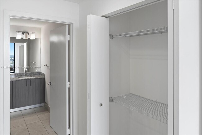Building Photo - 5350 NW 84th Ave