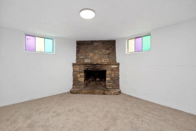 Building Photo - 1930 Stevens Ave