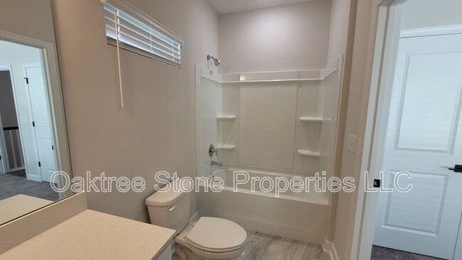 Building Photo - 2585 Ocean Dr NW