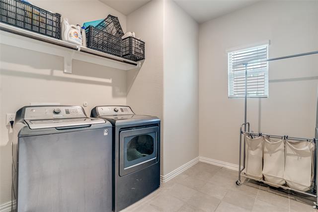 Building Photo - 10901 Tamarisk Dr