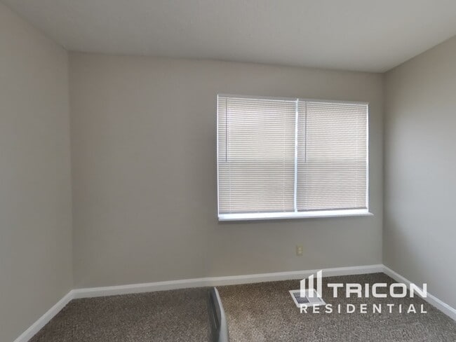 Building Photo - 5317 Mesa Verde Dr