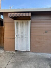 Building Photo - 1436 Albany Ave