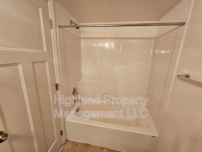 Building Photo - 1205-1207 NE Monroe St