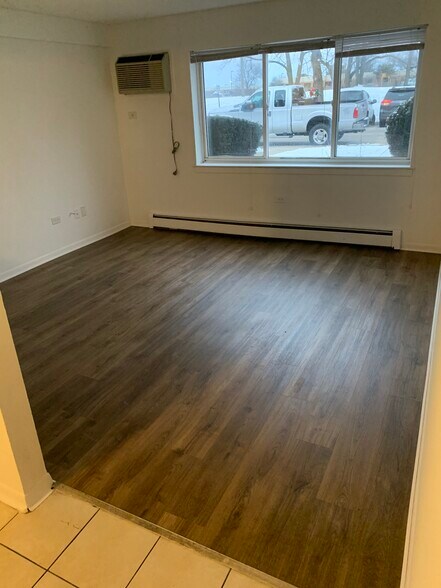 Building Photo - 1227 E Long Valley Dr