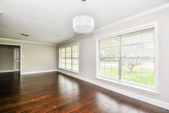 Building Photo - 4310 Woodvalley Dr