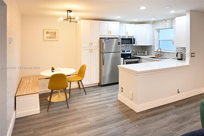 Building Photo - 2860 NE 14th Street Causeway