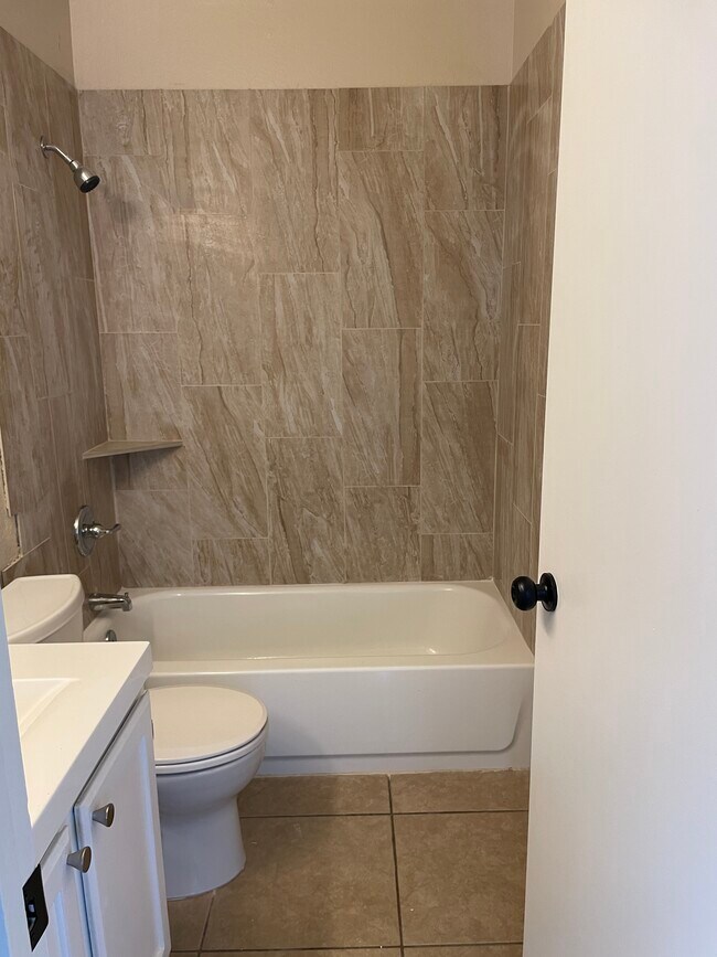 2nd bathroom - 7632 W Pershing Ave