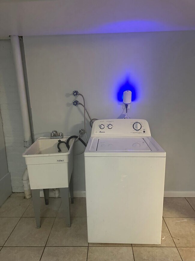 Building Photo - 2927 Edison Hwy