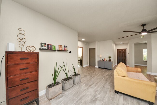 Building Photo - 18410 Avanta Cove Dr