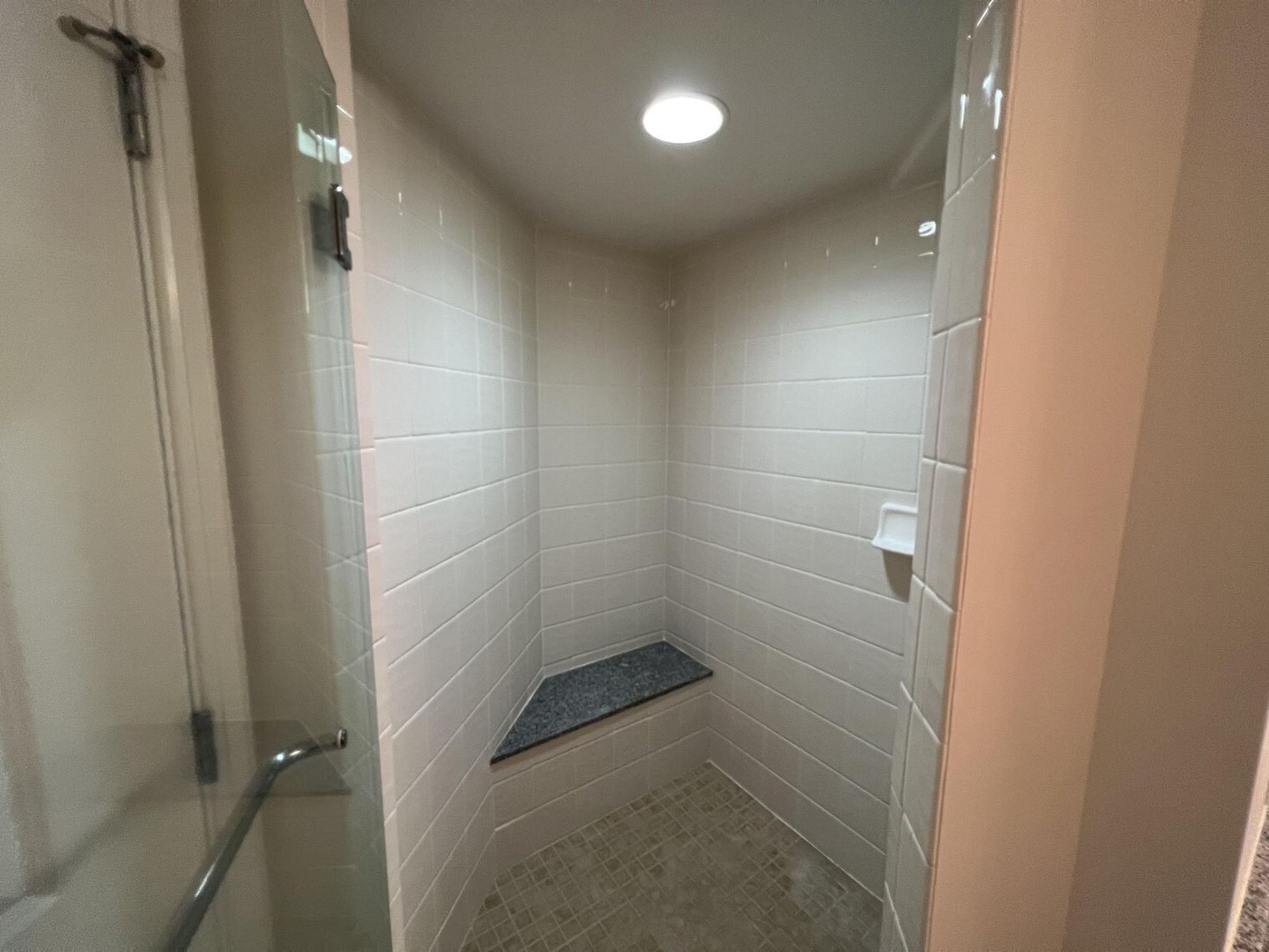 Building Photo - 343 Hobron Ln