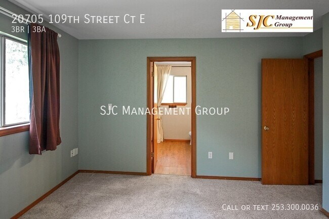 Building Photo - Beautiful 3 bedroom, 2.5 bath, 1800 sq ft ...