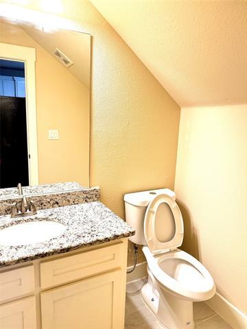 Building Photo - 301 Lily Ln