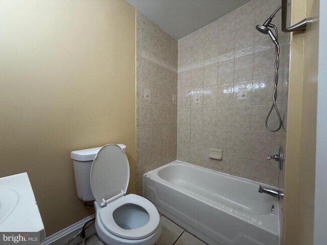 Building Photo - 720 Springfield Ave