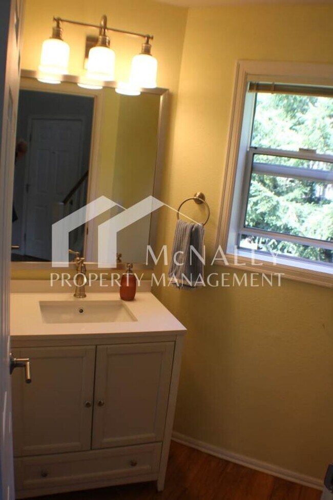 Building Photo - 3-Bedroom Home Nestled on Wooded Lot with ...