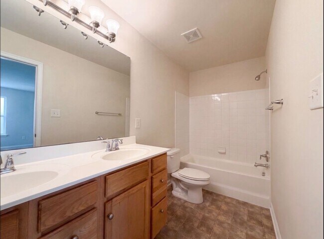 Building Photo - 13319 Castlewellan Dr
