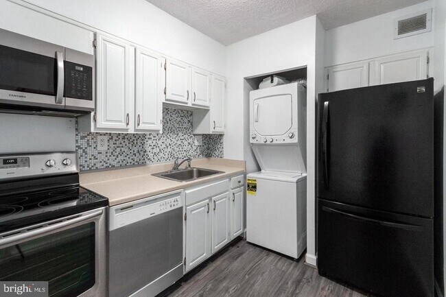 Building Photo - 5500 Holmes Run Pkwy