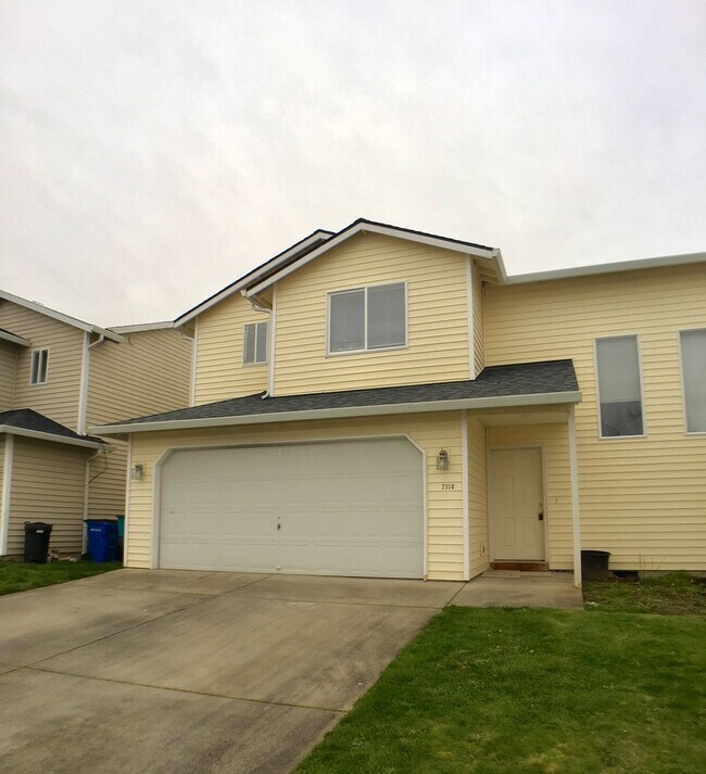 Building Photo - Finic5