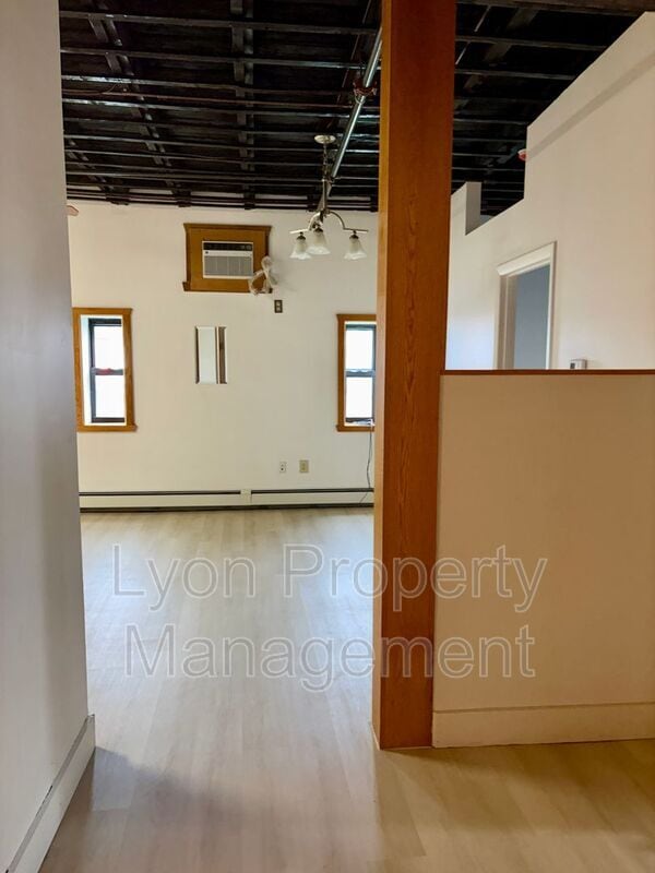 Building Photo - 50 Hedley Ave