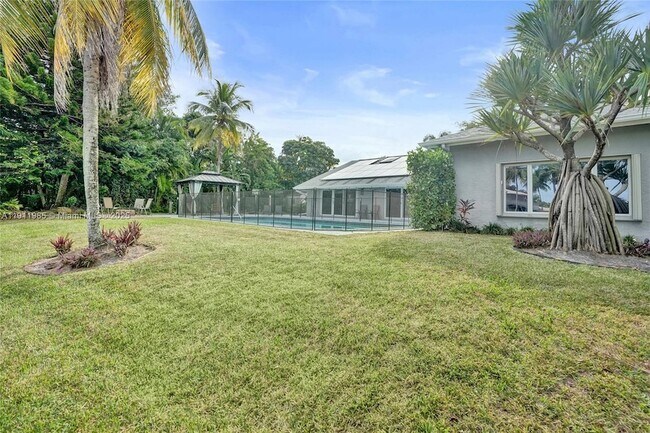 Building Photo - 1020 Bayberry Point Dr