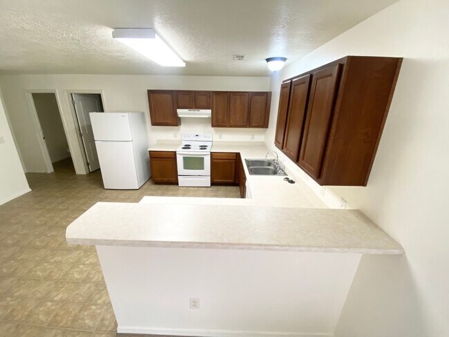Building Photo - 1243 W 520 S