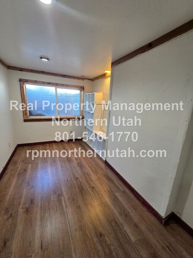 Building Photo - 4 Bed 2 Bath Basement Unit in Syracuse!