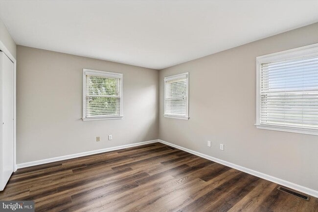 Building Photo - 214 Troon Ct