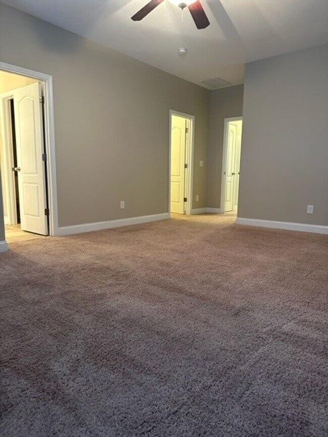 Building Photo - 103 Clovis Ct