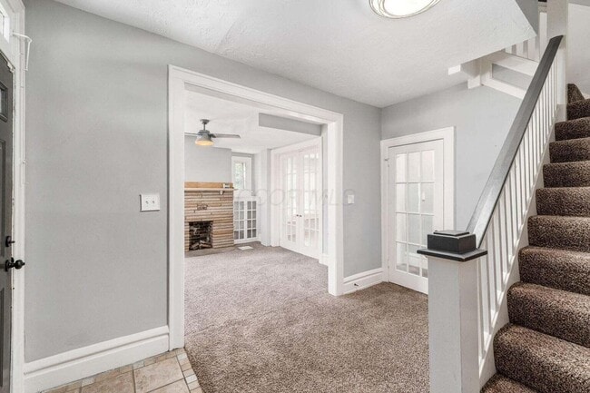 Building Photo - 2339 Summit St