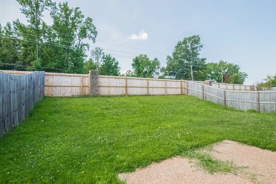 Building Photo - 1367 Arbor Lake Dr S