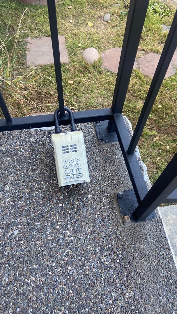 Building Photo - Renovated Townhome, Attached Garage, in Gated HOA Community *READ*