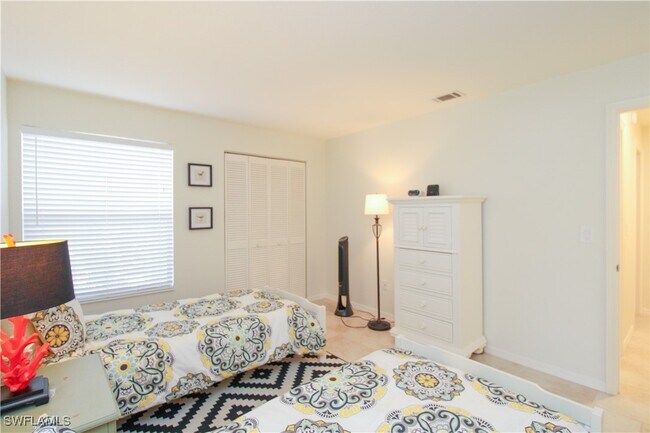 Building Photo - 60 Emerald Woods Dr