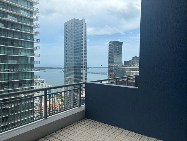 Building Photo - 60 SW 13th St