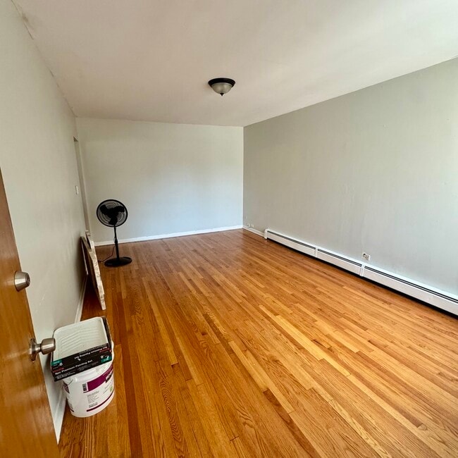 Building Photo - 6235 N Mozart St
