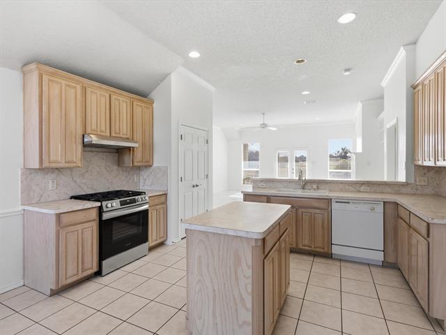 Building Photo - 10709 Whitestone Ranch Rd