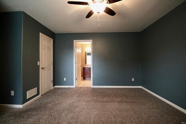 Building Photo - 10153 Archstone Cove