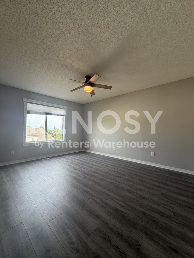 Building Photo - Available Now 3 Bedroom 2 Bath Townhouse in Woodbury