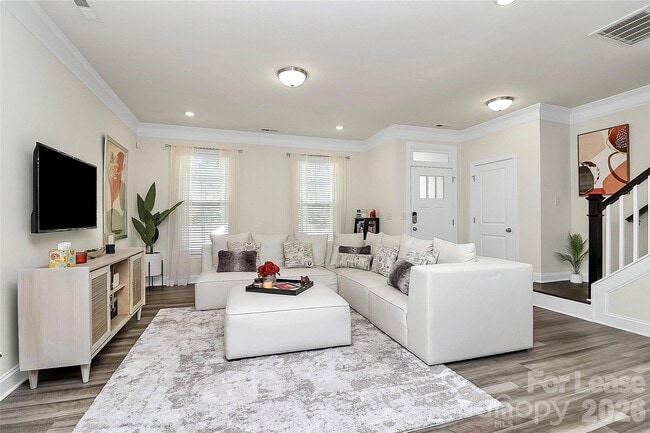Building Photo - 2126 Blewett Dr