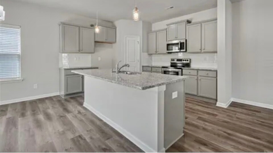 Building Photo - 2129 Clapham Ct