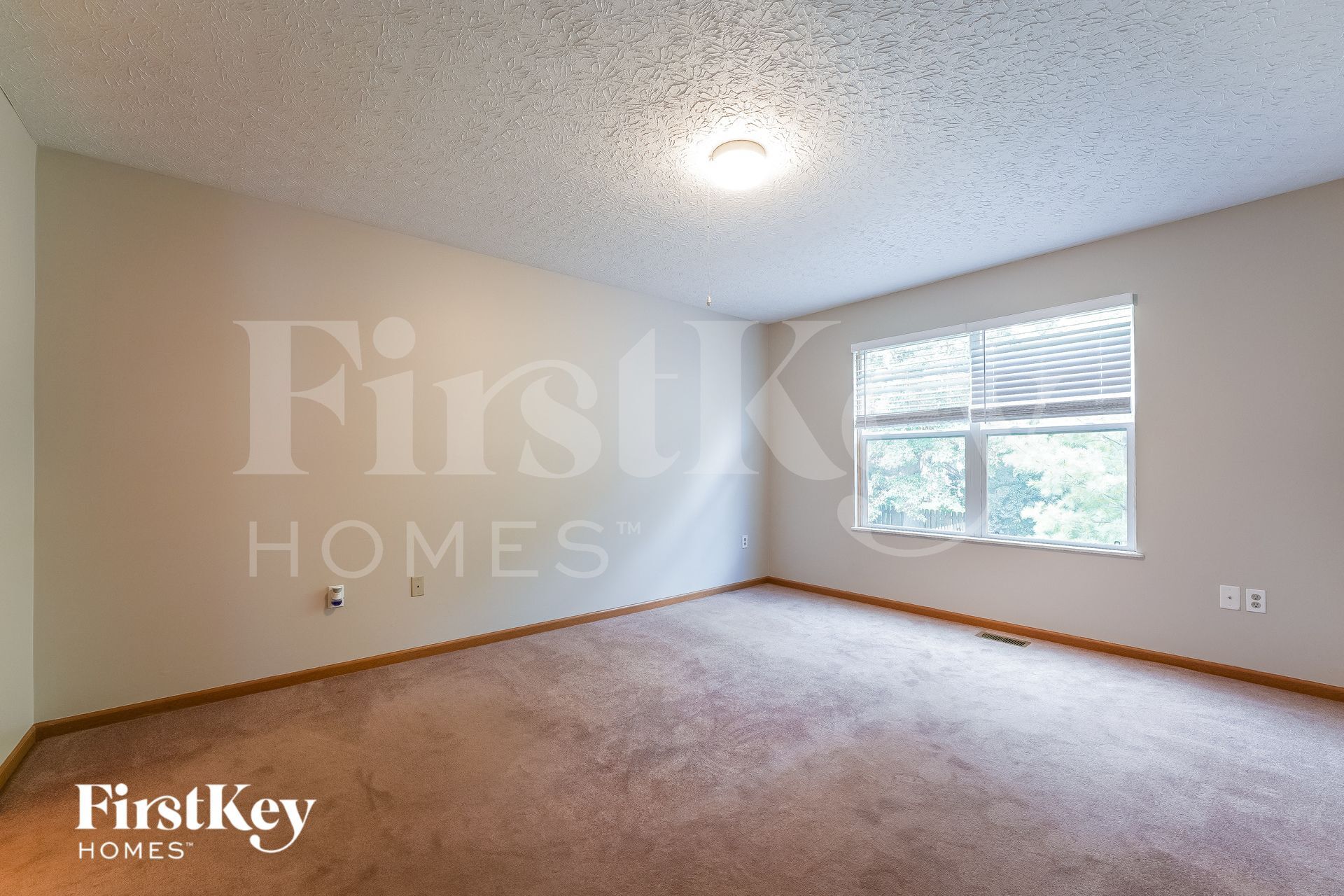 Building Photo - 426 Flat River St