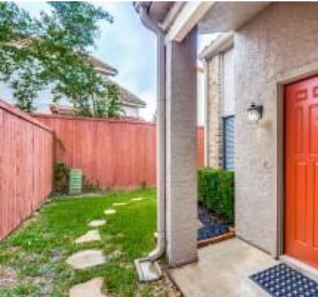 Building Photo - 4242 N Capistrano Dr